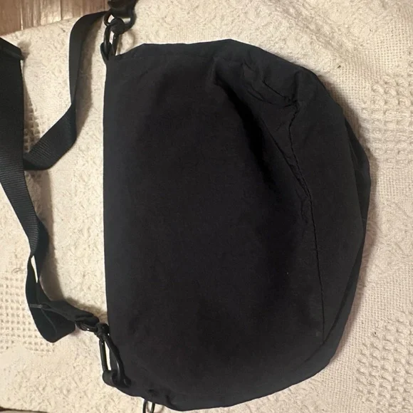 lululemon athletica Black Crossbody Bag - Picture 7 of 8